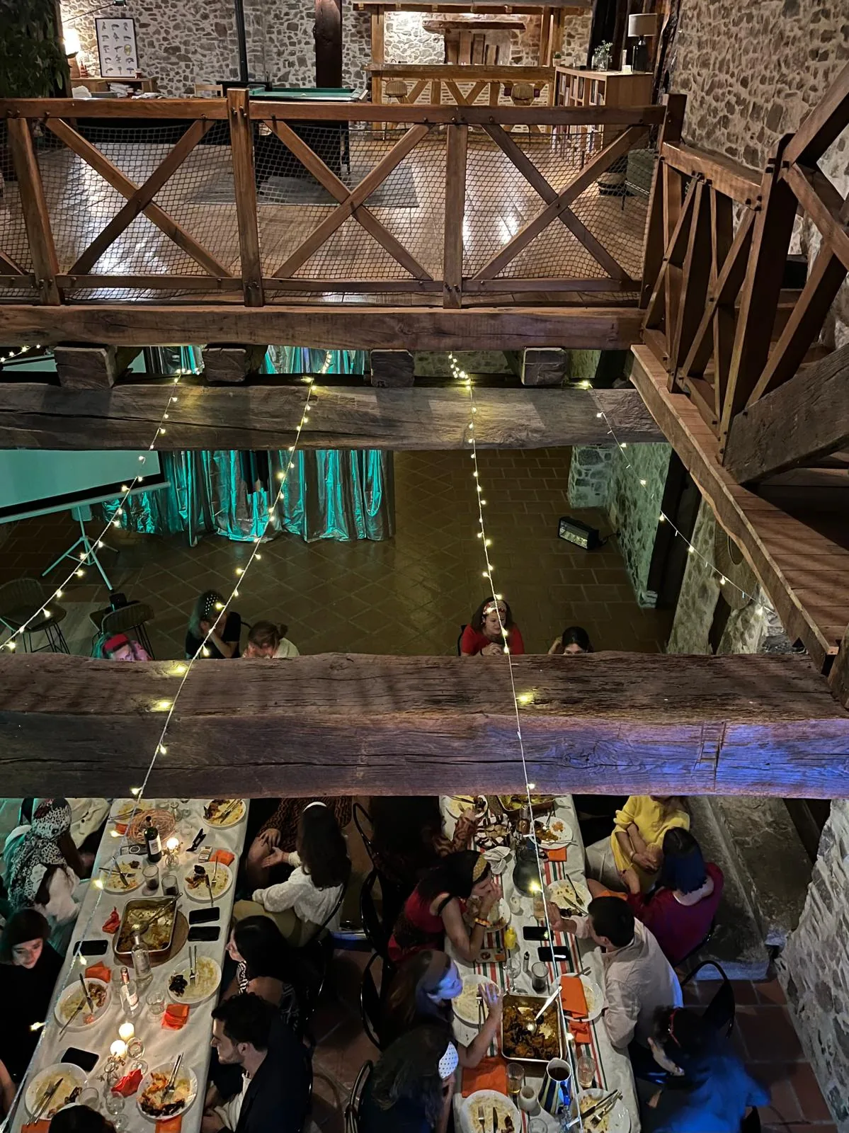 Repas événement dans un gîte Pays Basque, grande maison à louer, mariage évènement et location séminaire Pays Basque.